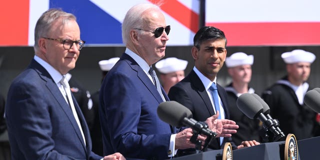 Australian Prime Minister Anthony Albanese (L), US President Joe Biden (C) and British Prime Minister Rishi Sunak (R) hold a press conference after a trilateral meeting during the AUKUS summit on March 13, 2023 in San Diego, California.