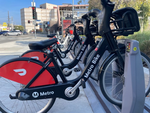 A LA Metro Bike Share station near its headquarters, on the corner of Cesar Chavez Avenue and Vignes Street in downtown Los Angeles. (photo by Steve Scauzillo/SCNG).